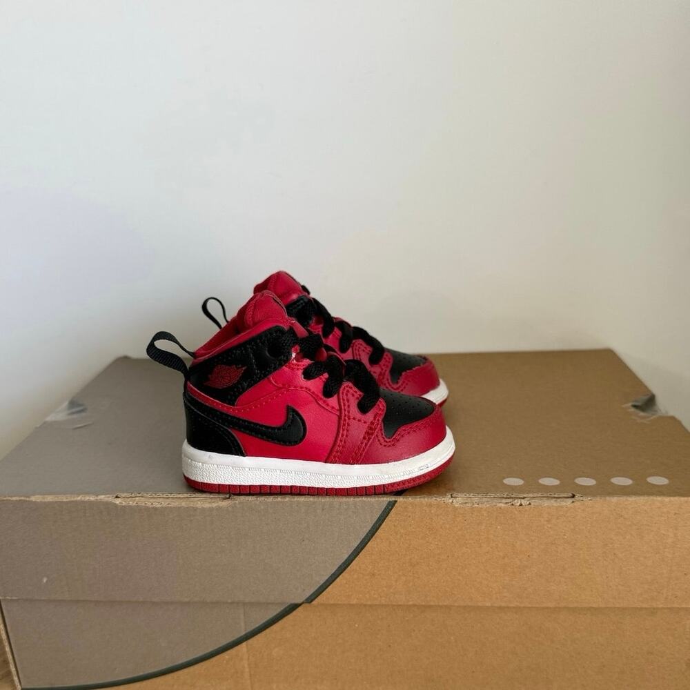 Nike Air Jordan 1 Mid ‘Reverse Bred’ Baby Sneakers- SZ 3 C - Picture 2 of 9